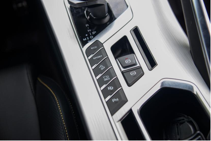 中国小钢炮汽车,吉利新缤越试驾