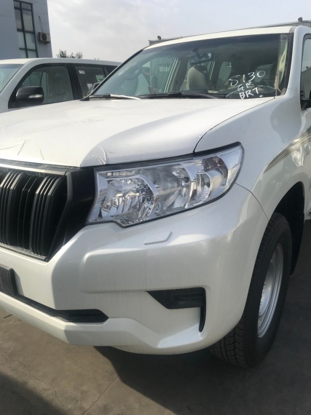 进口中东版丰田霸道2700最低价,10款丰田霸道中东版2700手动挡加速