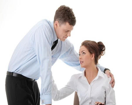 面试官问：男上司想追你，怎么办？姑娘的一席话让人刮目相看