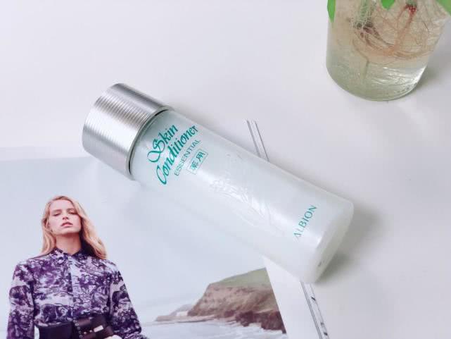 清爽不油腻适合大油皮的爽肤水,适合油皮的爽肤水排行温和