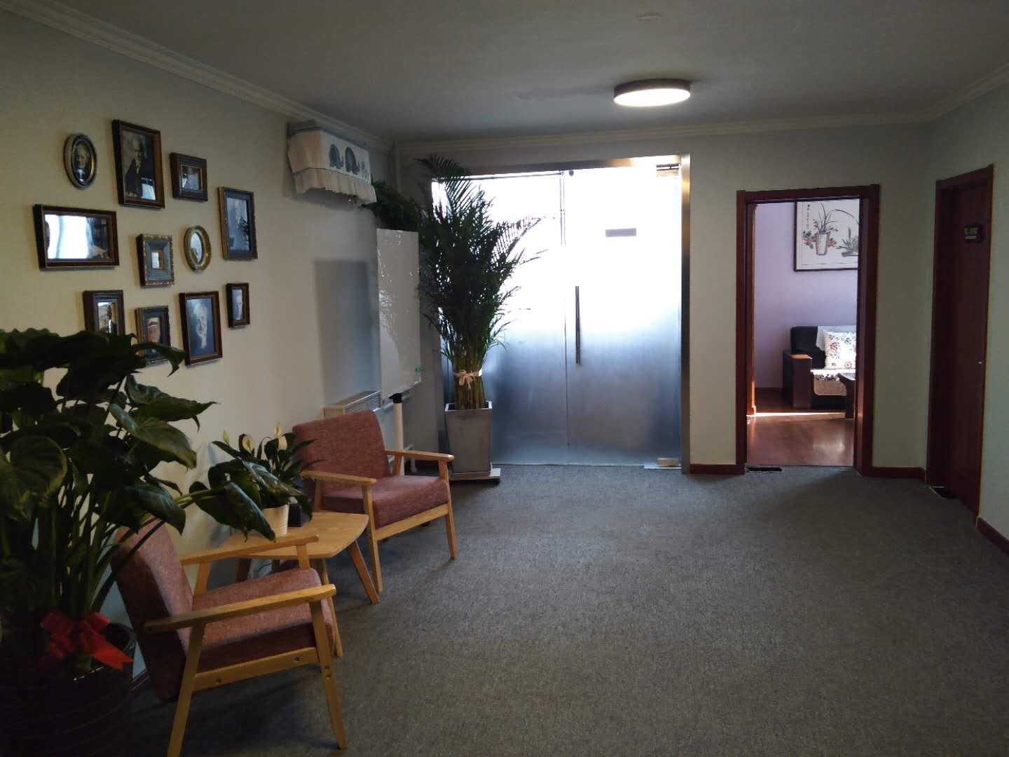 家长发现孩子手机暧昧聊天怎么办,孩子偷偷藏手机玩怎么办