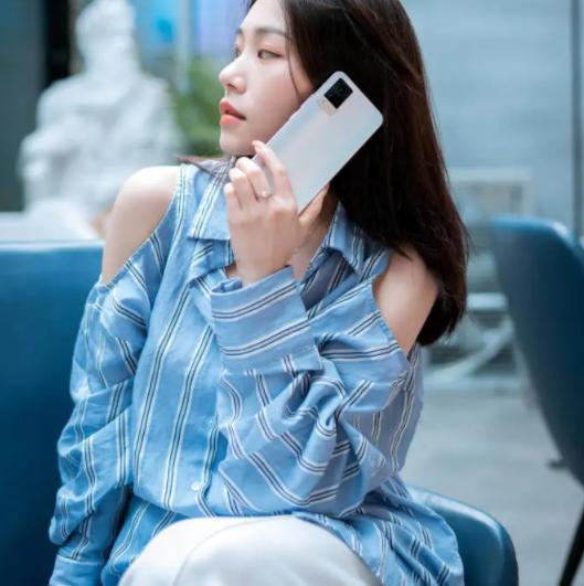 推荐三款好用的旗舰手机性价比高,目前最好用和口碑最好的4款手机