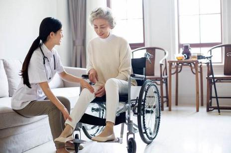 老年人腿抽筋怎么缓解疼痛,老年人怎么快速缓解腿抽筋