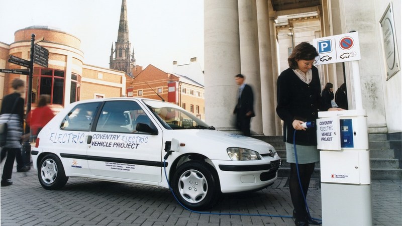 百年前电车绝迹，这十几台奇葩玩意妄想复辟！却一个比一个弱鸡