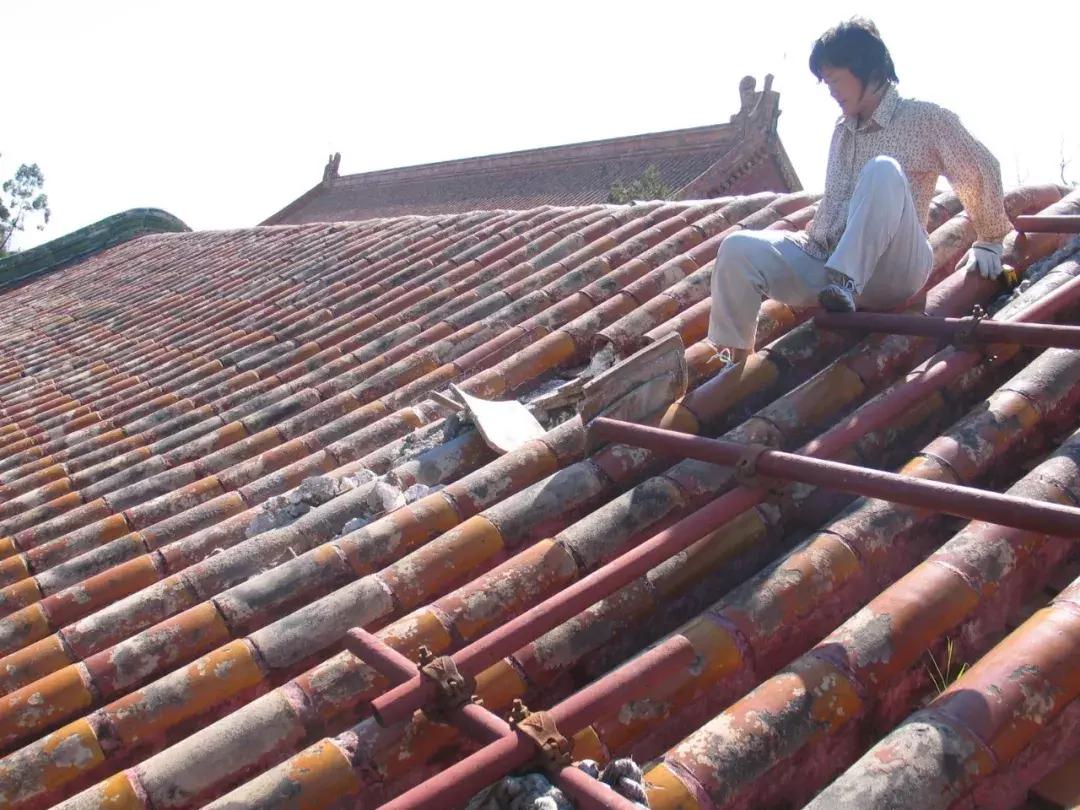 谁敢在故宫“上房揭瓦”？30年练成飞檐走壁，也只有这群大神了
