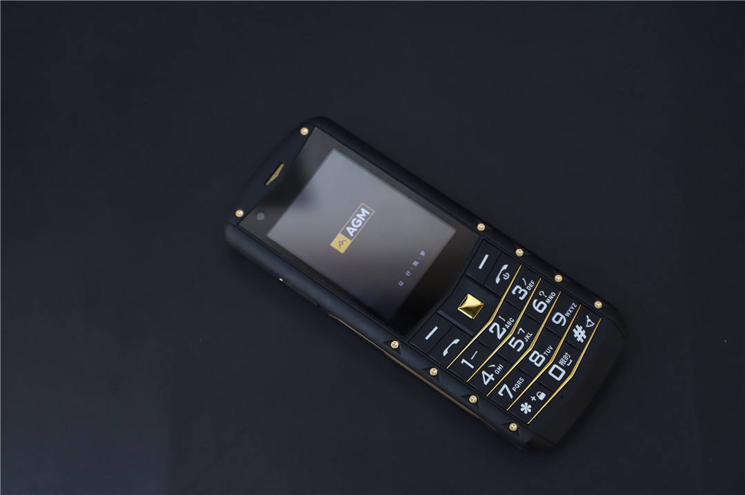 agmm9三防老人手机,agm三防手机暴力测评