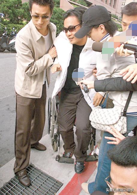 请回答2002:港圈老中青三代齐塌房,这是什么玄学?