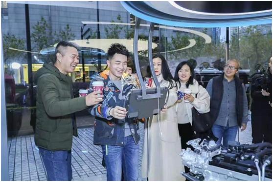 卖车的搞体育,而且还搞得这么好!