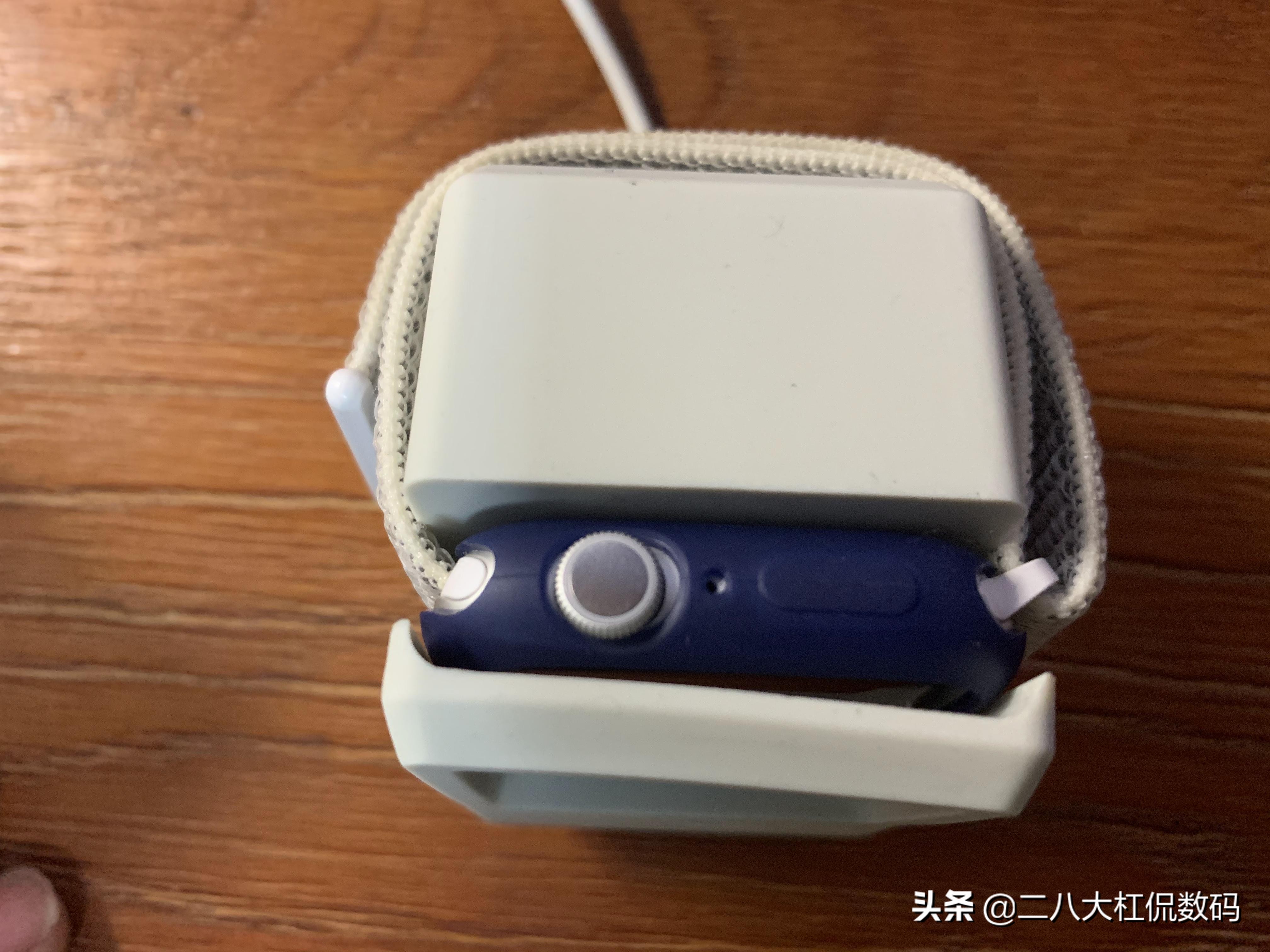 买applewatch送充电线吗,买applewatch送线吗