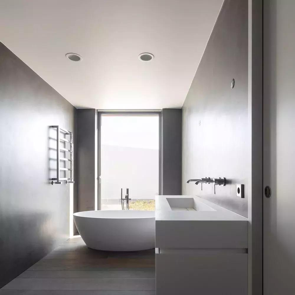 看似简单的白色极简，室内却如此惊艳