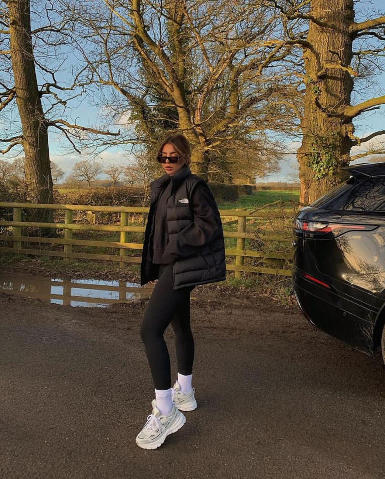 鲨鱼裤羽绒服穿法,今年最火的鲨鱼裤穿搭图片