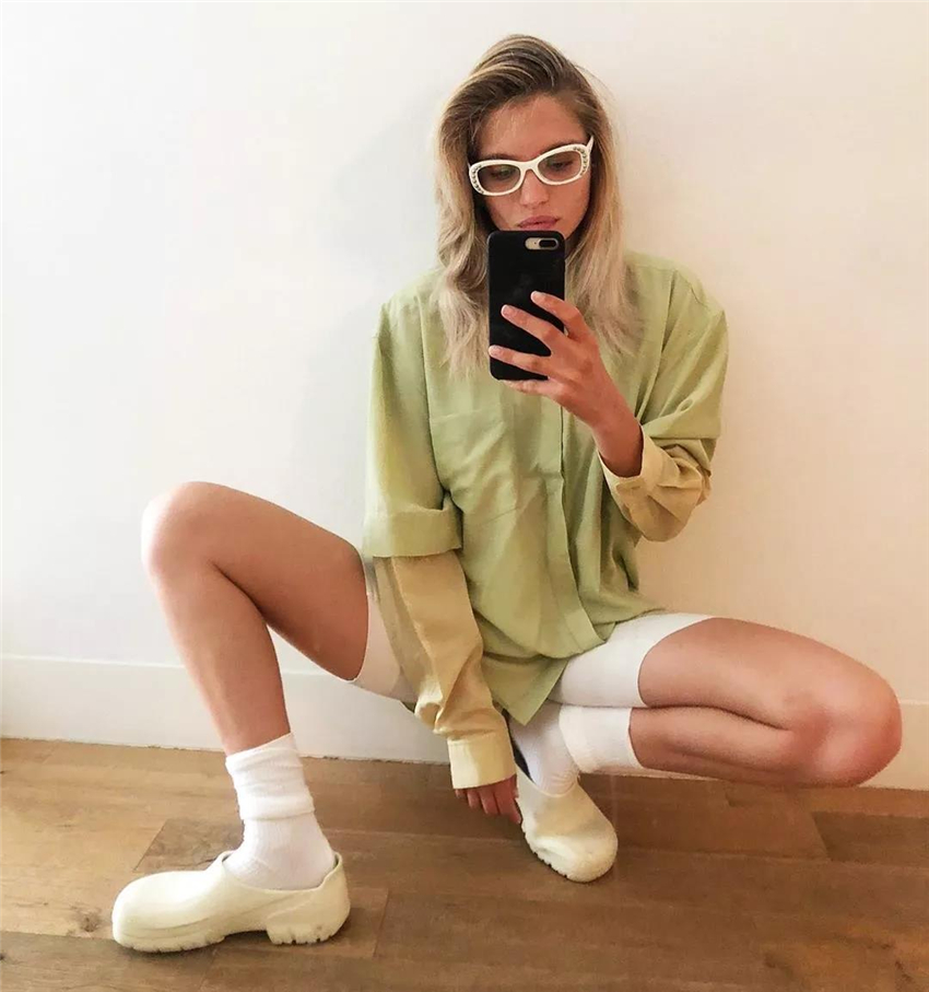 Gucci“亲闺女”是袜子？受宠程度之高，网评：就该人手一双