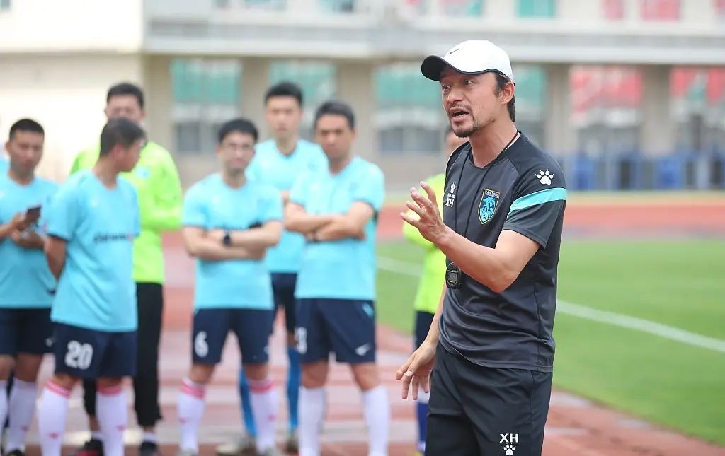 中超大连足球谢晖最新消息,足球谢晖酒后吐真言视频