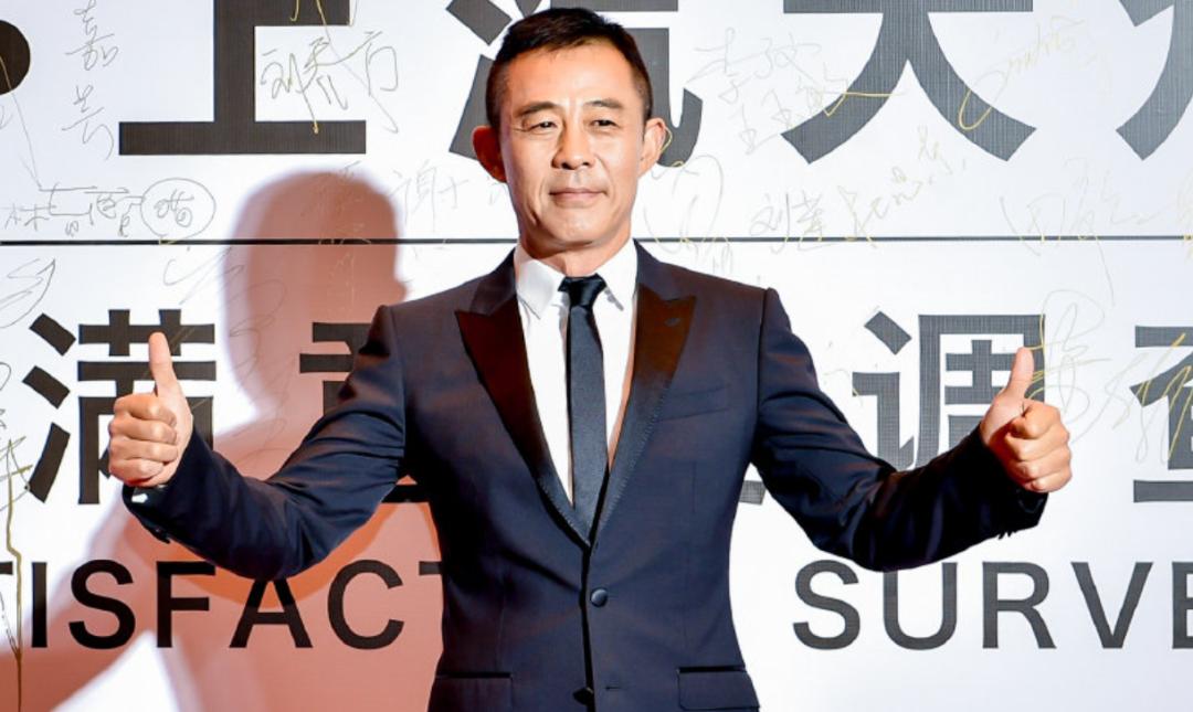 温碧霞戛纳红毯,范冰冰温碧霞两代妲己同台斗艳