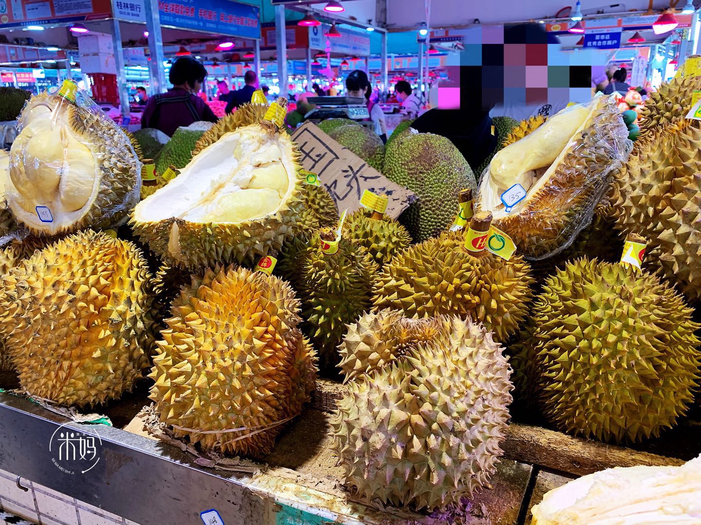 如何挑选的榴莲肉多,网上挑选榴莲肉多最简单的方法