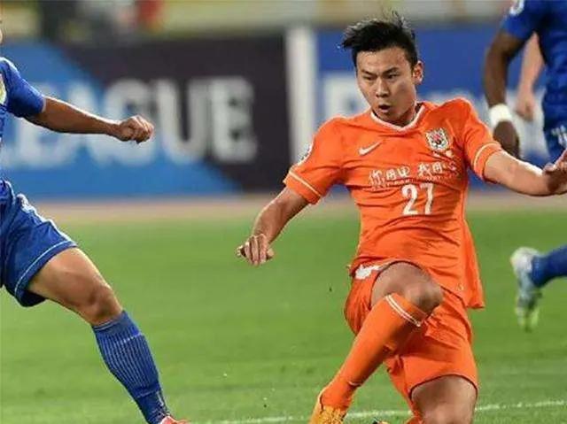 后卫李松益成为鲁能租借转会第一人，希望归来时仍是少年！