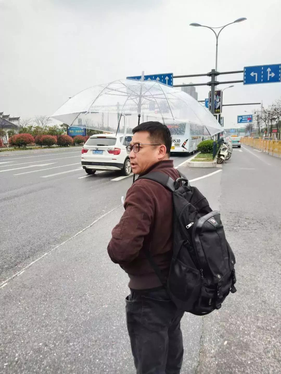 一线传真交警一盔一带,一线传真警察破案