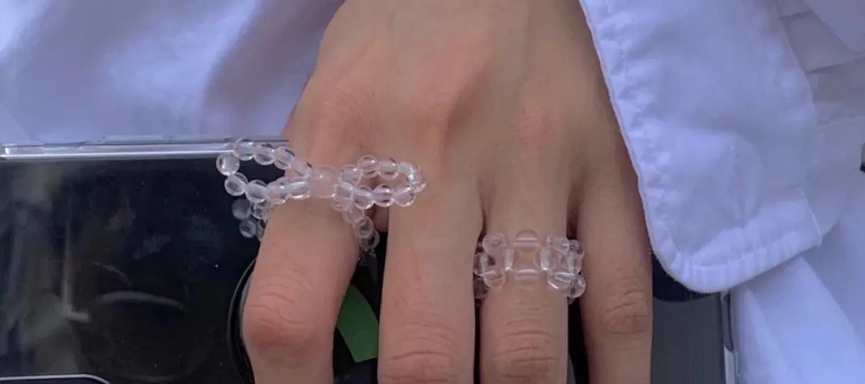 怪诞又可爱的串珠戒指,鬼马少女精灵古怪,很有戏剧感觉