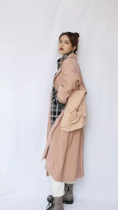 最节省空间又简便的叠风衣方法,薄款中长风衣怎么叠