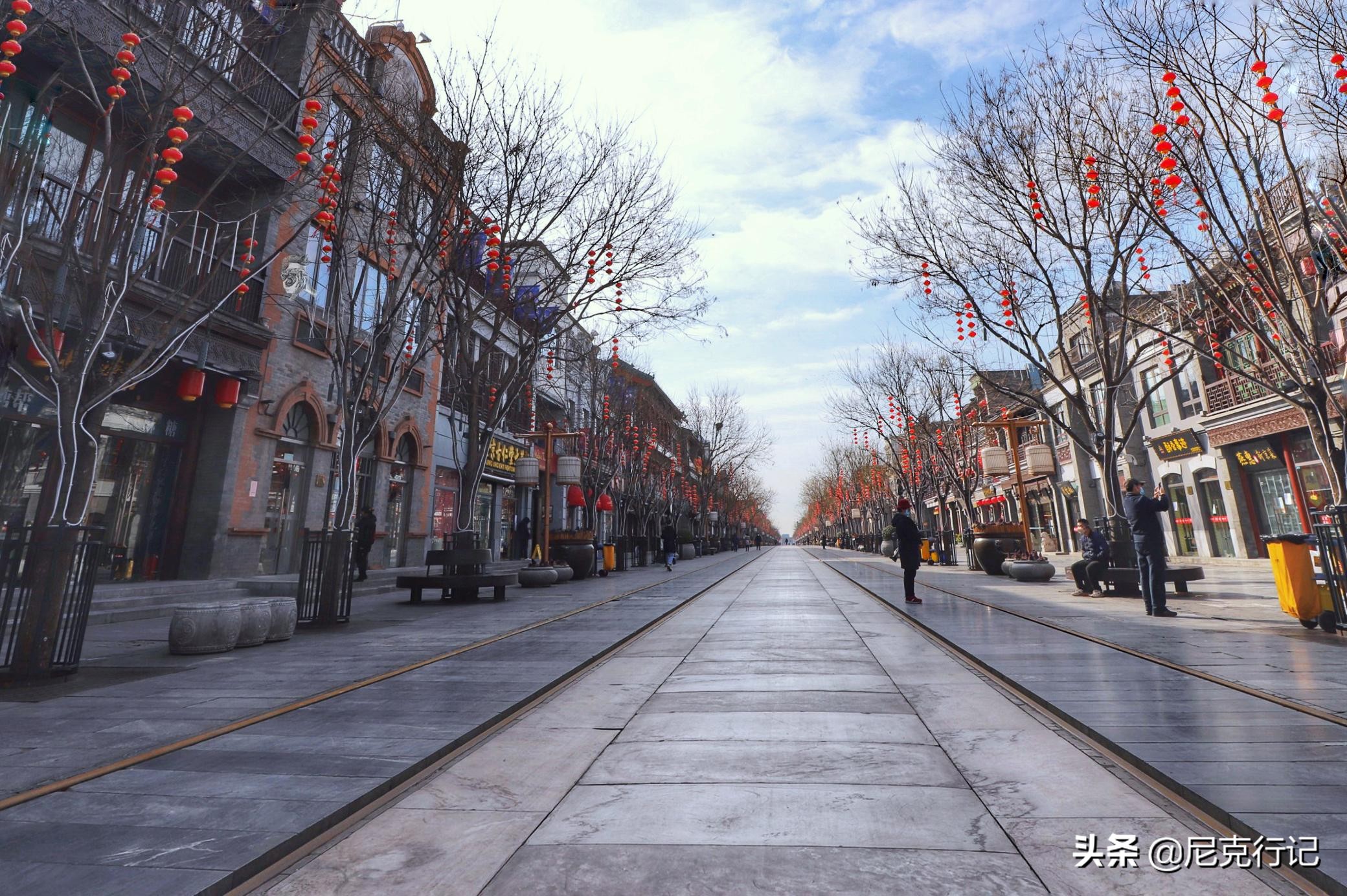 北京街头静悄悄,北京夜晚街道上空无一人