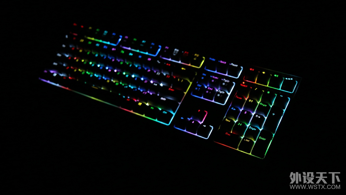 炫彩键盘和rgb键盘 (cherry键盘和静电容键盘哪个好)
