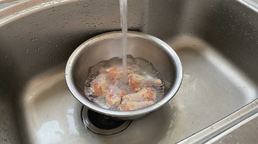 炸鸡腿裹普通面粉,炸鸡腿裹粉用什么淀粉