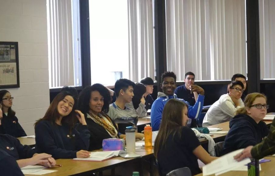 鏂板槈鍑哄浗,缇庡浗鍩虹潱瀛︽牎