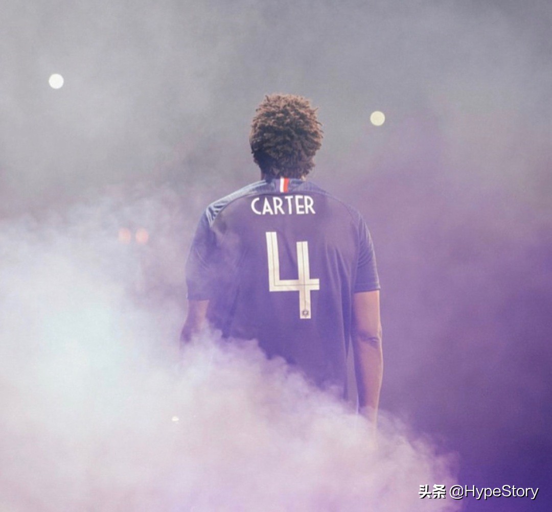 蕾哈娜足球,蕾哈娜在球场