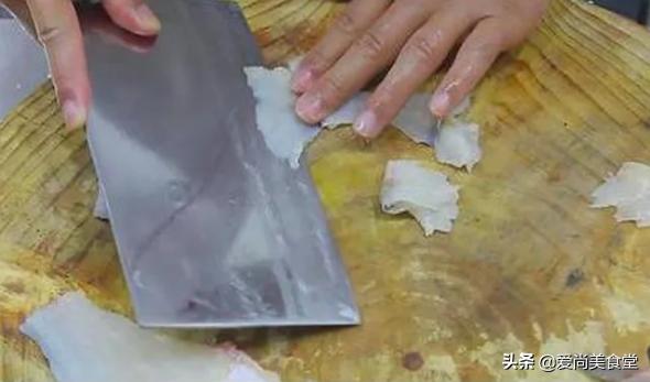 鲈鱼怎么做好吃香辣,鲈鱼怎么做菜不粘锅