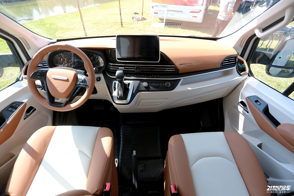 上汽大通maxusv90别墅版房车,大通原厂v90c型房车2021旗舰款