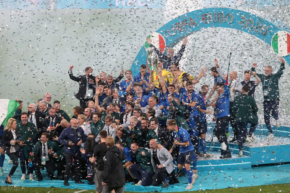 欧洲杯落幕！53年等待，幸运女神眷顾意大利，C罗荣膺金靴