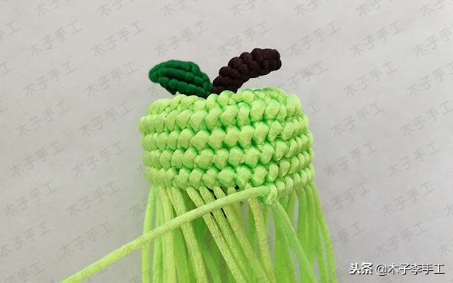 立体苹果的编织方法,小苹果的手工编法教程