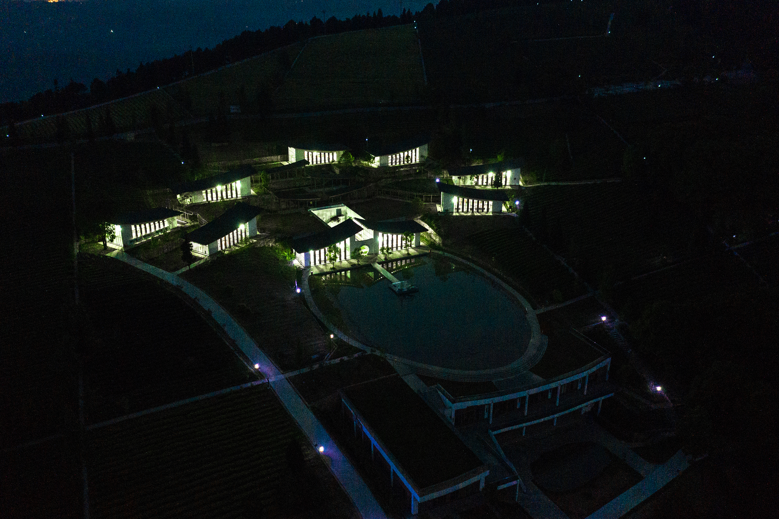 亲近自然听风听雨,亲近大自然聆听虫鸣鸟叫