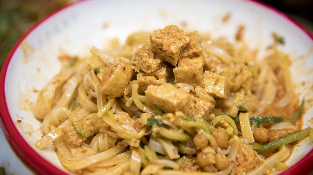 人均8元的奶茶店,人均8块的小吃