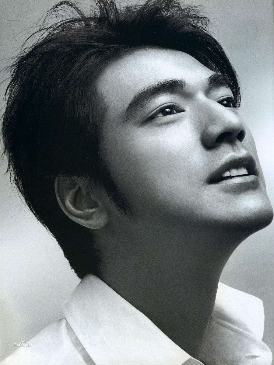 亚洲*男美**天花板今昔颜值对比,有人风采依旧,有人“不忍直视”