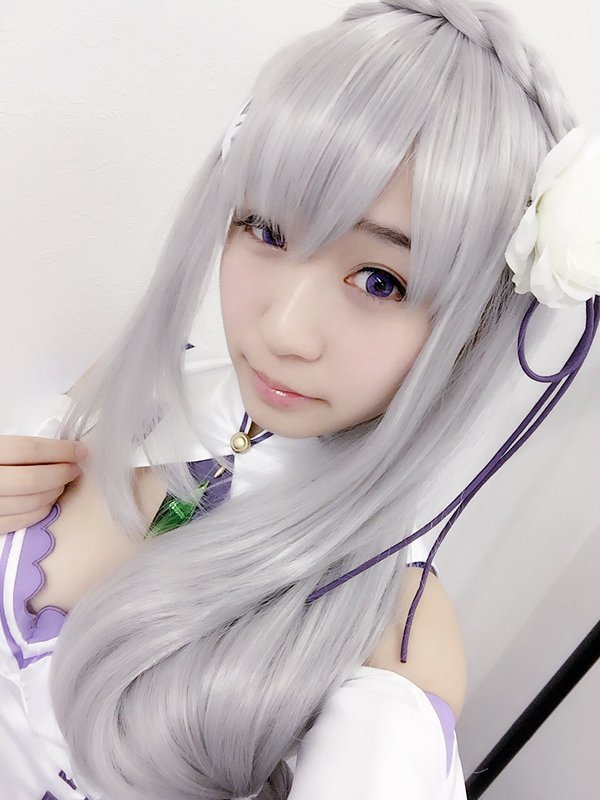 日本漫画家有多爽？躺着月入百万还能娶声优、偶像和coser