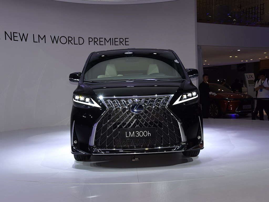 现在这车有什么优惠,这款车加价30万可以提走吗