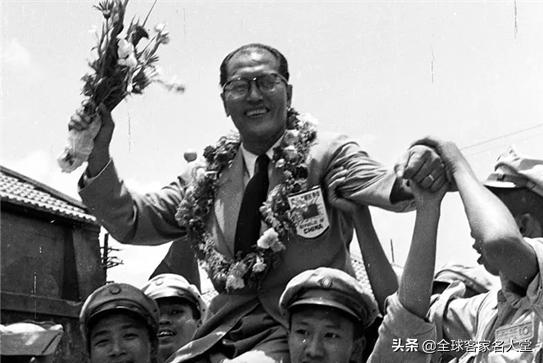 上世纪60年代，亚洲球王李惠堂荣膺亚足联秘书长、国际足联副主席