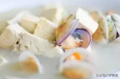 雁荡山啤酒颜色差别,雁荡山景区喝雁荡山啤酒图片