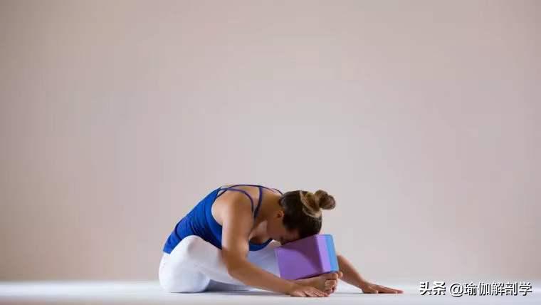 疏通膀胱经的瑜伽体式,膀胱经疏通按摩瑜伽