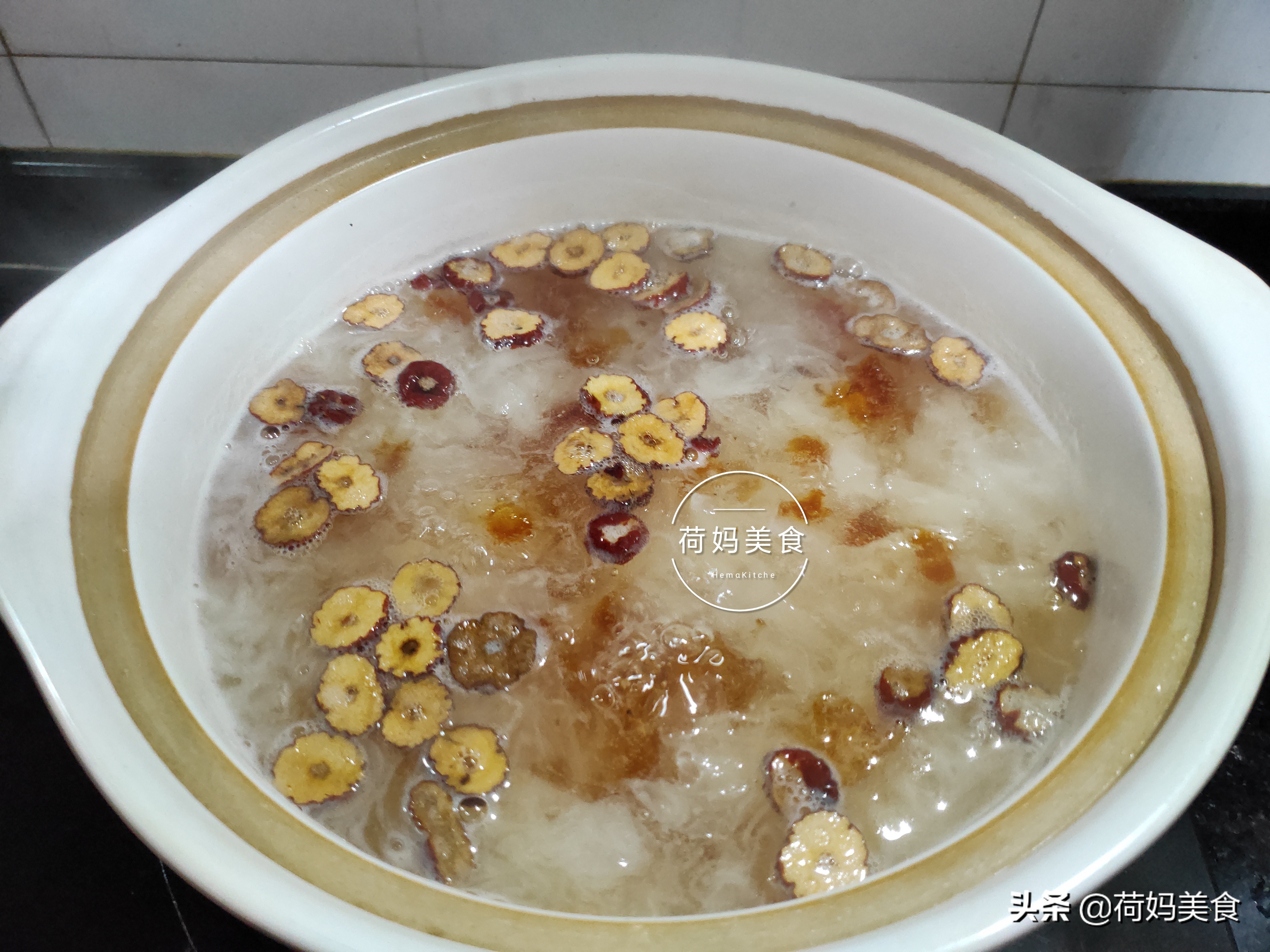 5分钟就能做好的营养汤懒人必备,爱美的女人要经常喝这种汤