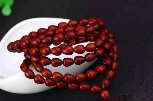 小叶紫檀手串哪种值得收藏,小叶紫檀手串款式推荐