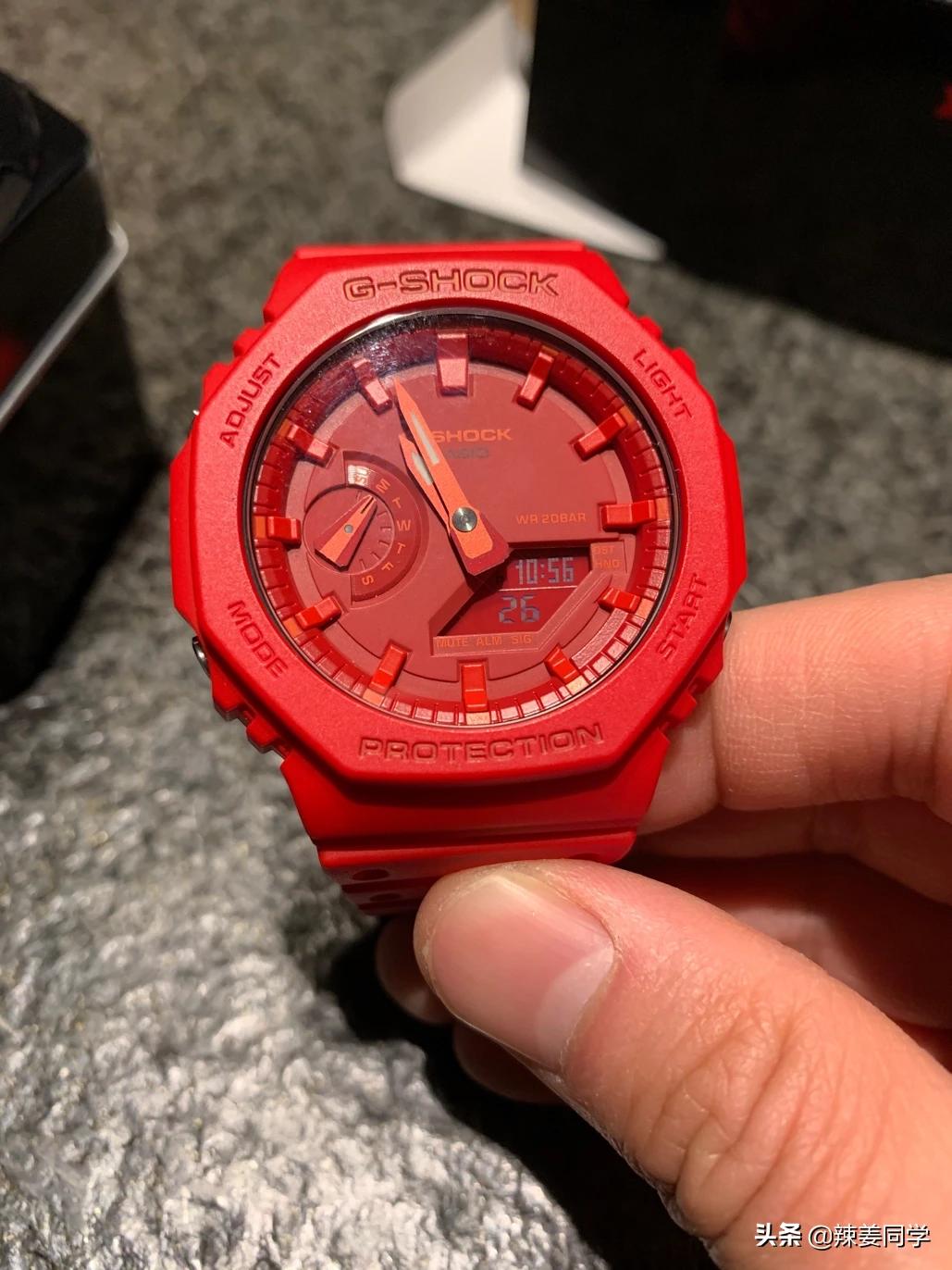 卡西欧皇家橡树纯黑款,卡西欧皇家橡树红色