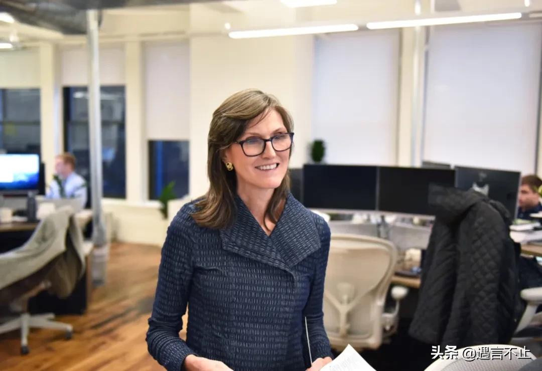 击败巴菲特的华尔街女股神，58岁创业，重仓特斯拉，碾压投资界