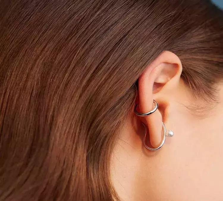 想打耳洞又怕打了不好看,想打耳洞但是怕耳洞长脏东西