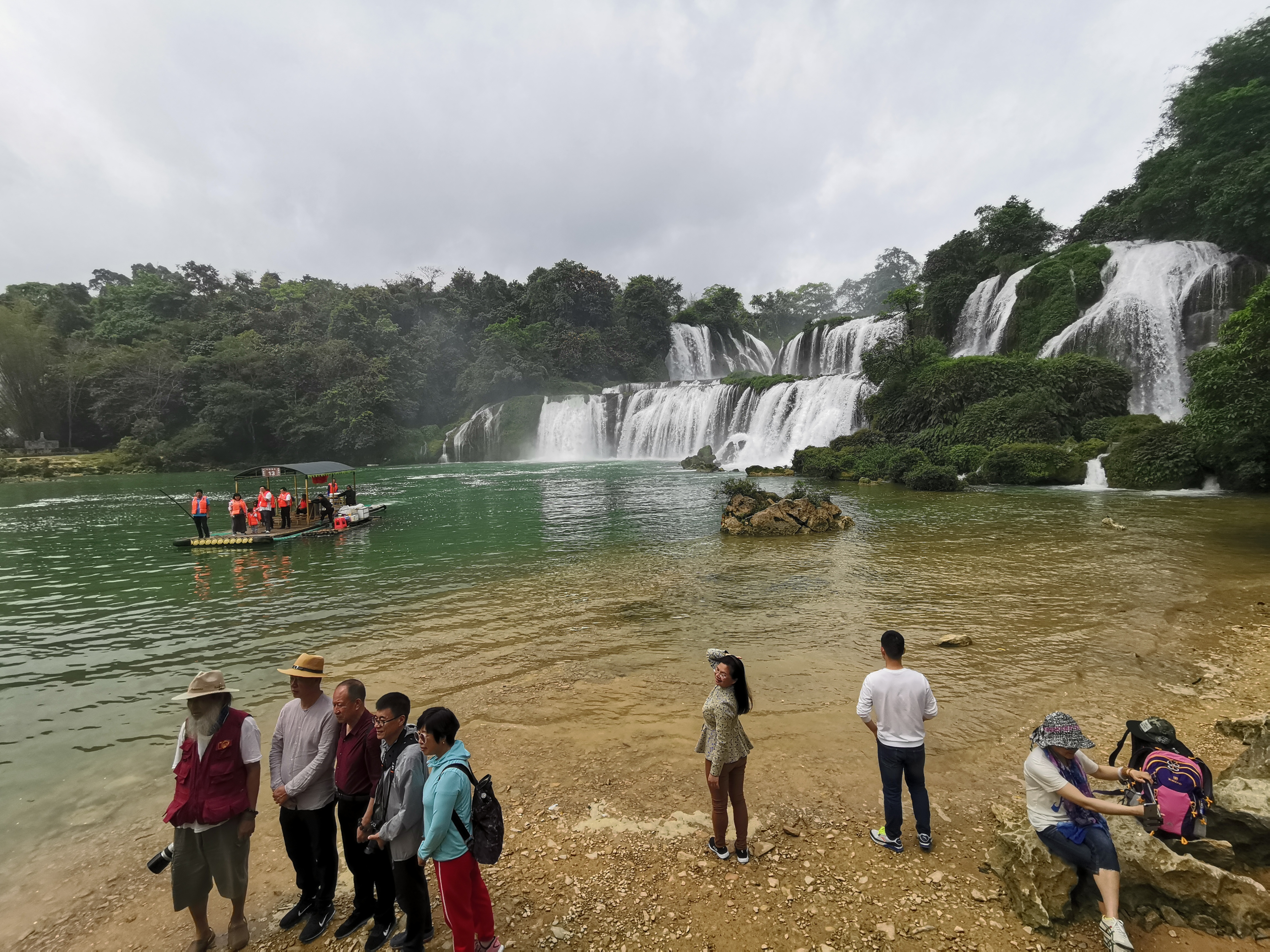 壶口瀑布和黄果树瀑布哪个壮观,黄果树瀑布三个瀑布游览时间