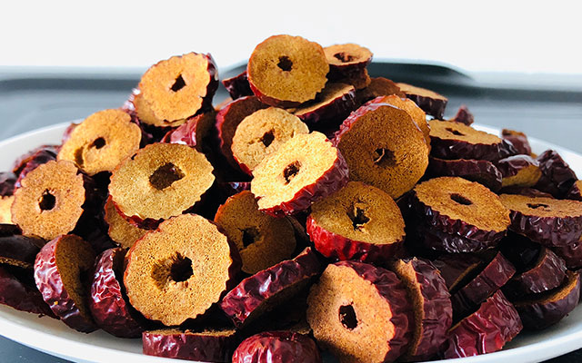 红枣干零食脆枣片做法,零食脆片的做法