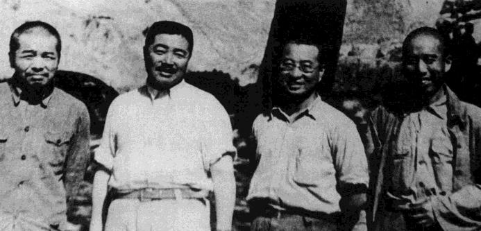 55年新军装设计出现争议，陈赓一句话逗笑全场，叶帅：你这个家伙