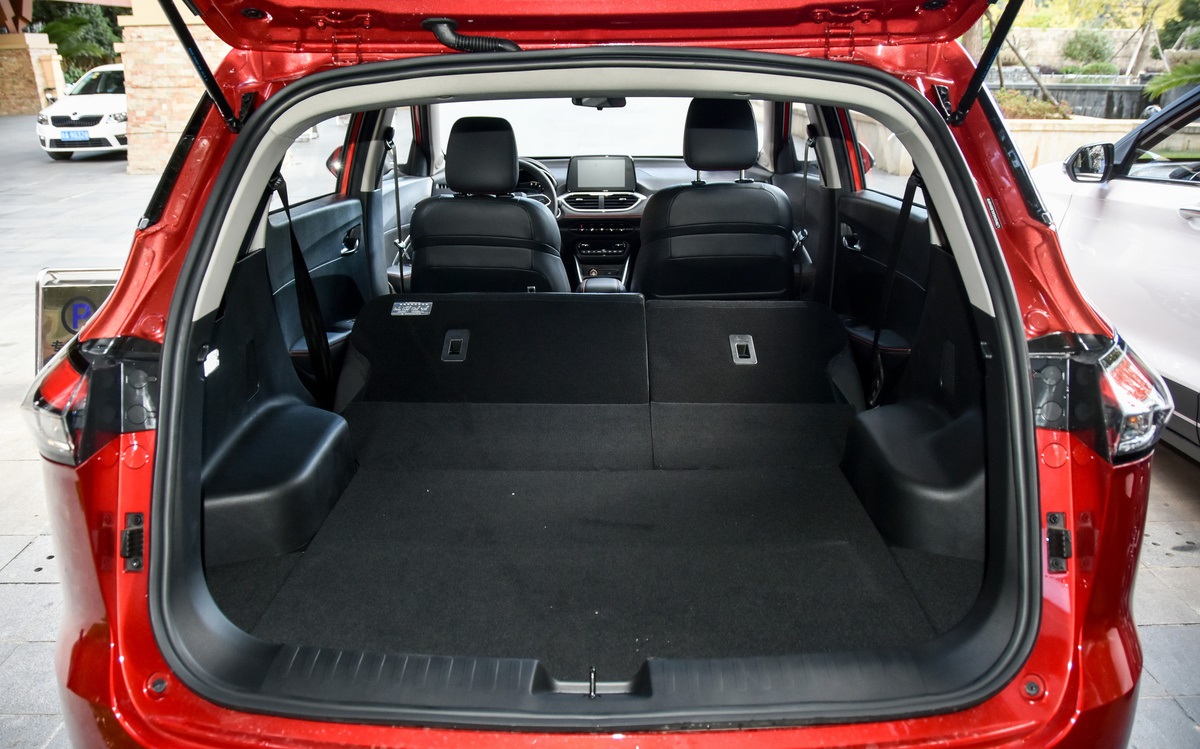 这款小型suv才是实用主义信赖首选,13万元预算买这款suv很靠谱