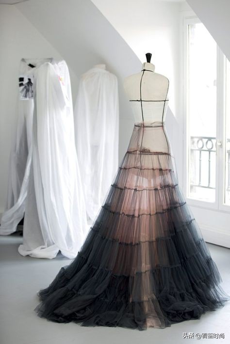 为什么大牌衣服是100%聚酯纤维,为什么大牌都用聚酯纤维